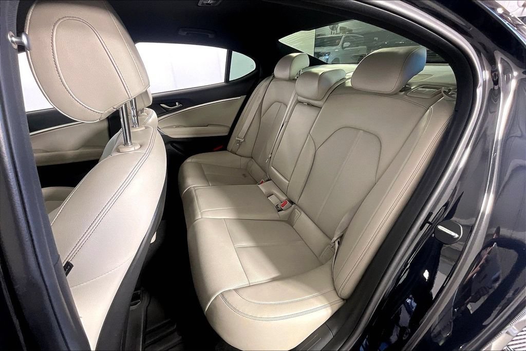 Used 2022 Genesis G70 2.0T RWD image 35