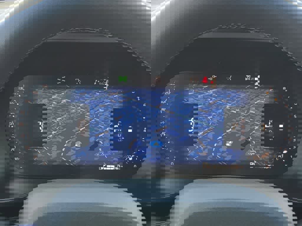 Used 2026 Volvo XC40 B5 Ultra w/ Climate Package image 32