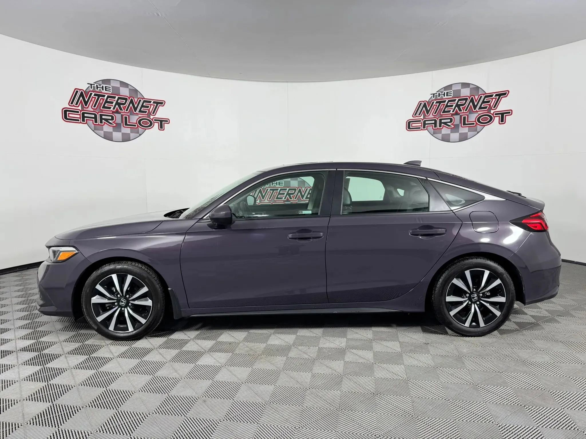 Used 2024 Honda Civic EX-L image 4