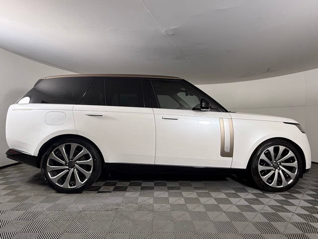 New 2026 Land Rover Range Rover SV AWD/4WD image 10