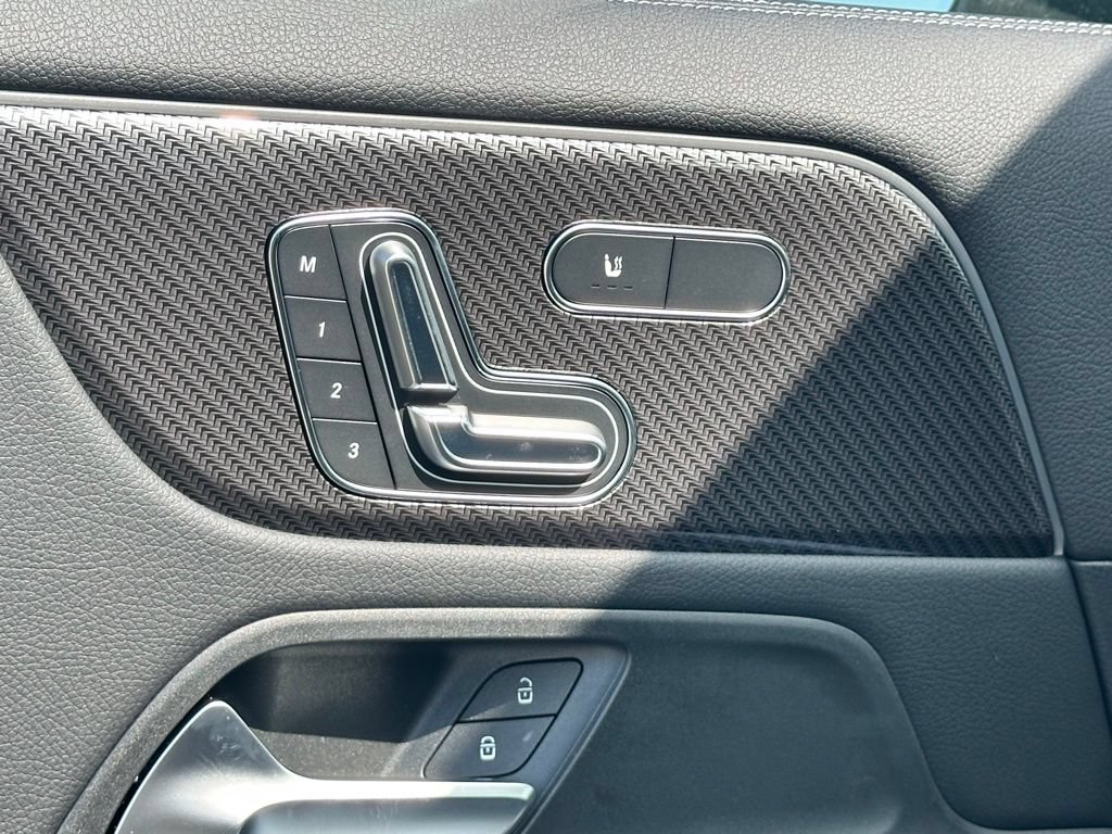 New 2025 Mercedes-Benz GLA 35 AMG 4MATIC image 20