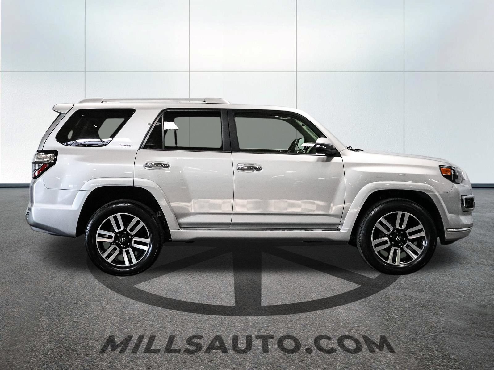 Used 2024 Toyota 4Runner Limited AWD/4WD image 10