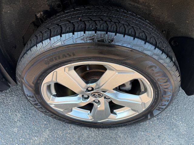 Used 2021 Toyota RAV4 Limited AWD/4WD image 16