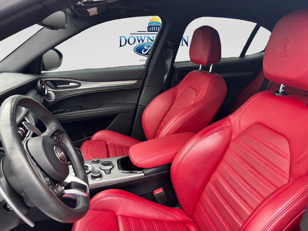 Used 2024 Alfa Romeo Stelvio Veloce AWD/4WD image 30