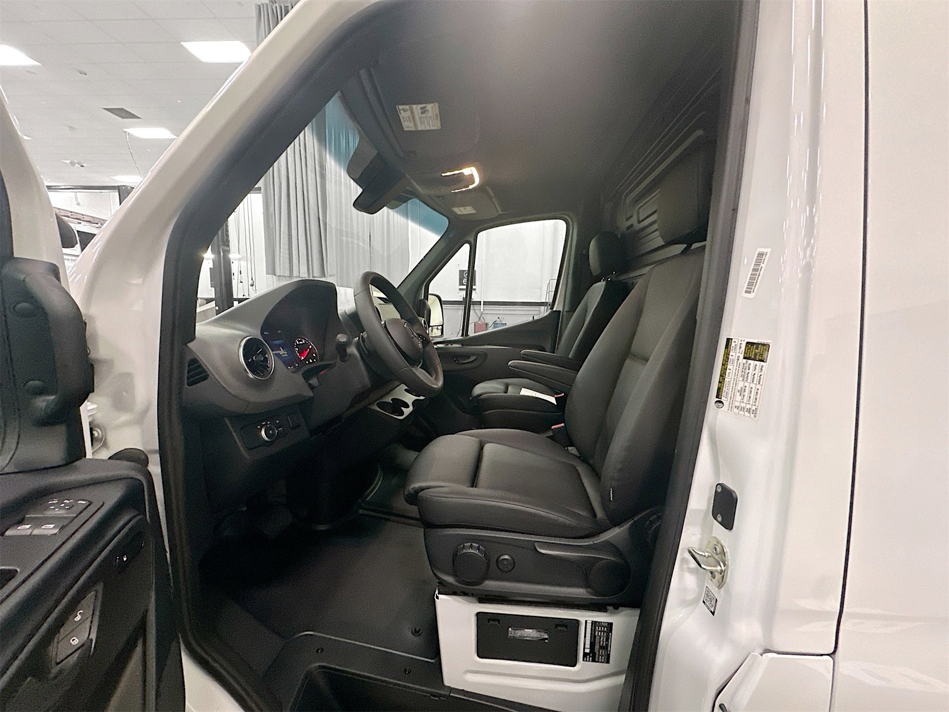 Certified 2025 Mercedes-Benz Sprinter 2500 image 22
