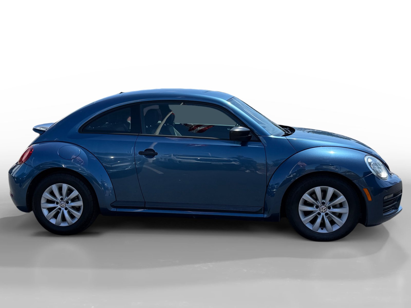 Used 2018 Volkswagen Beetle 2.0T Coast FWD image 6