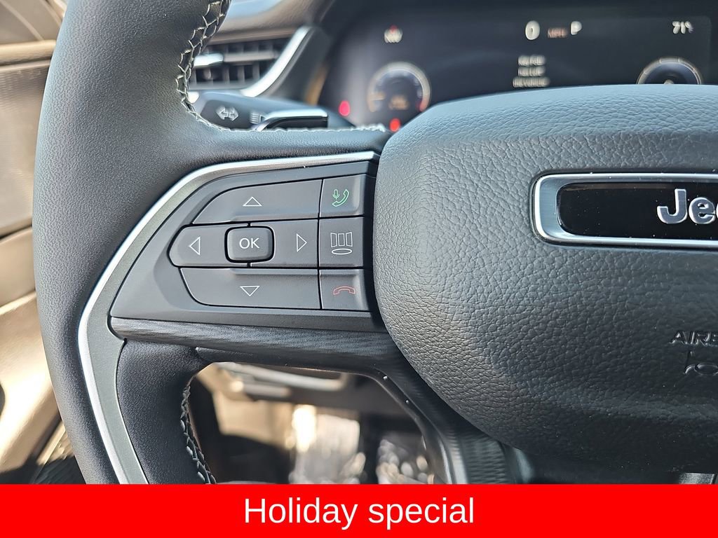 New 2025 Jeep Grand Cherokee Altitude image 17