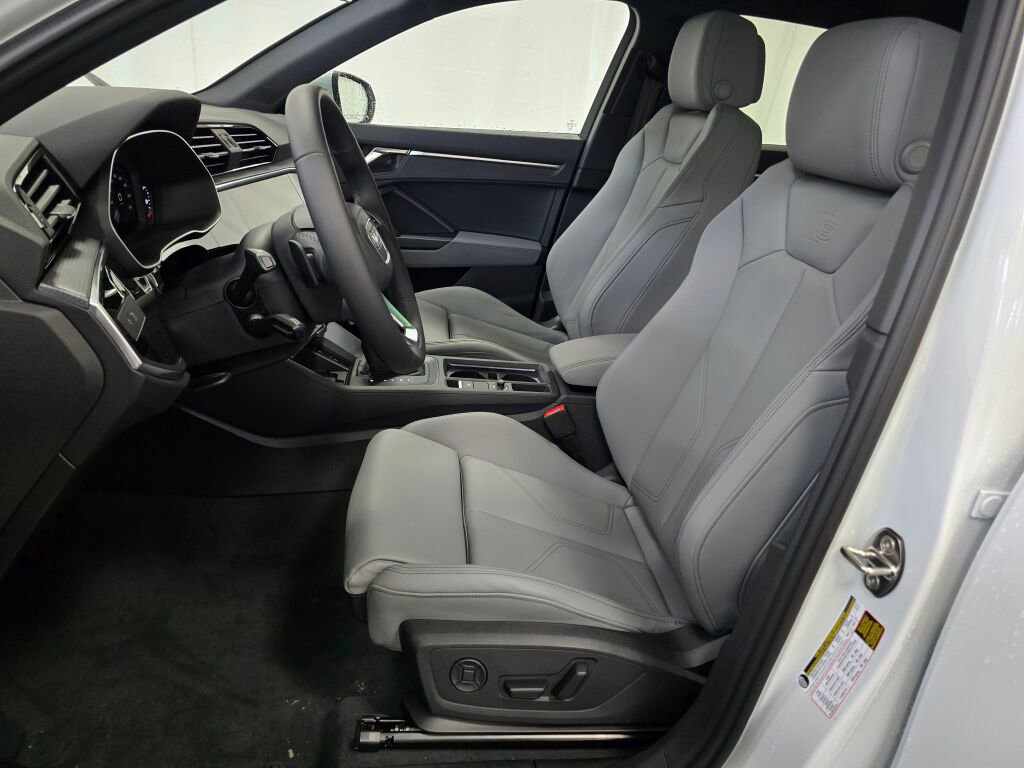 New 2025 Audi Q3 2.0T Premium image 13