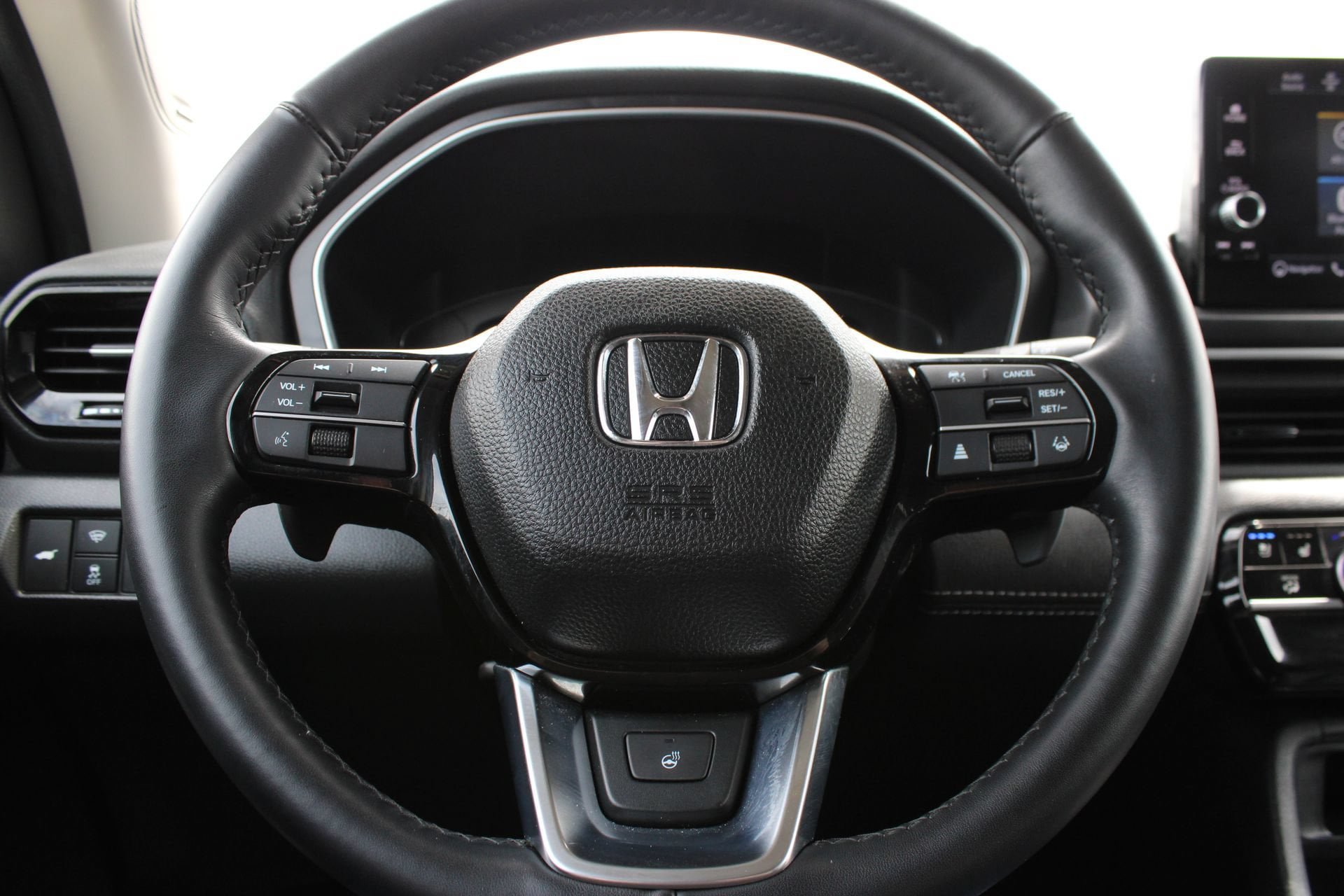 Used 2025 Honda Pilot Elite image 30