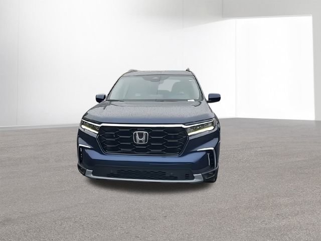 New 2025 Honda Pilot Touring image 3