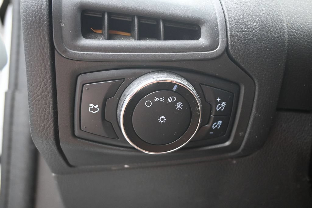 Used 2014 Ford Focus SE FWD image 19