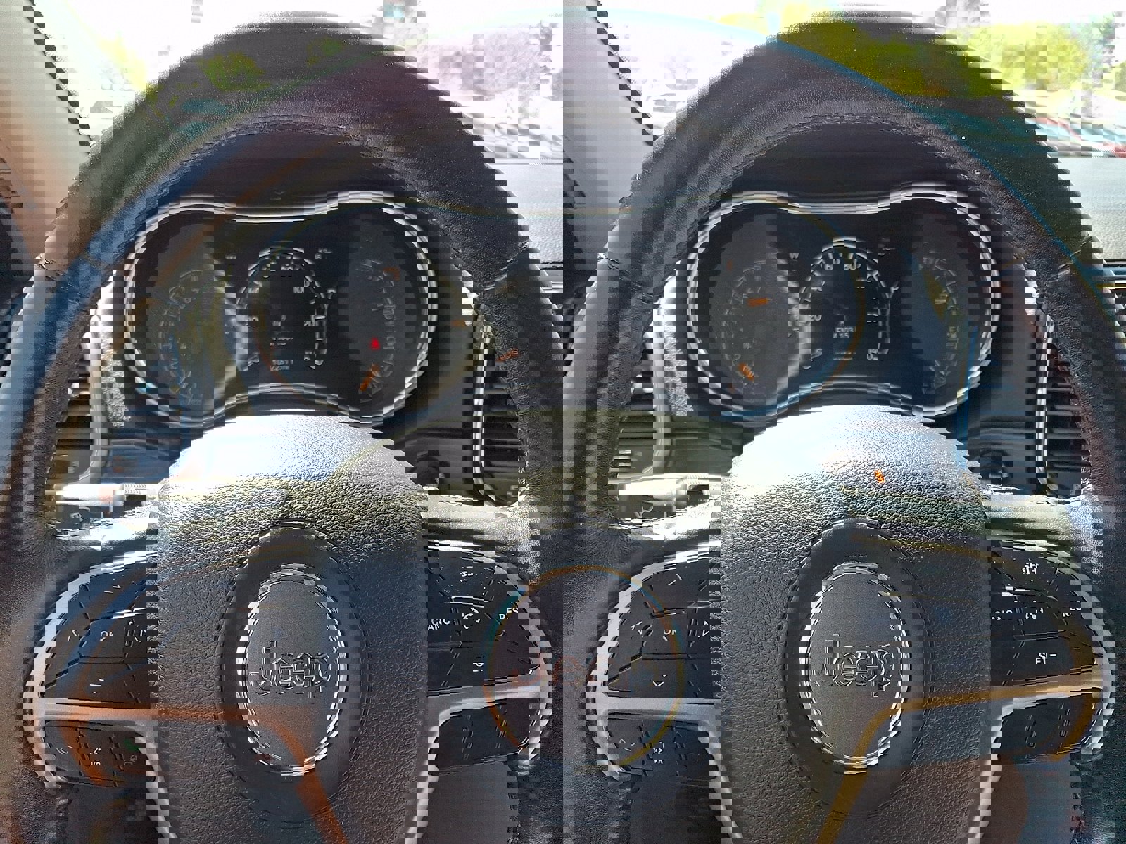 Used 2020 Jeep Grand Cherokee Limited w/ Luxury Group II image 21