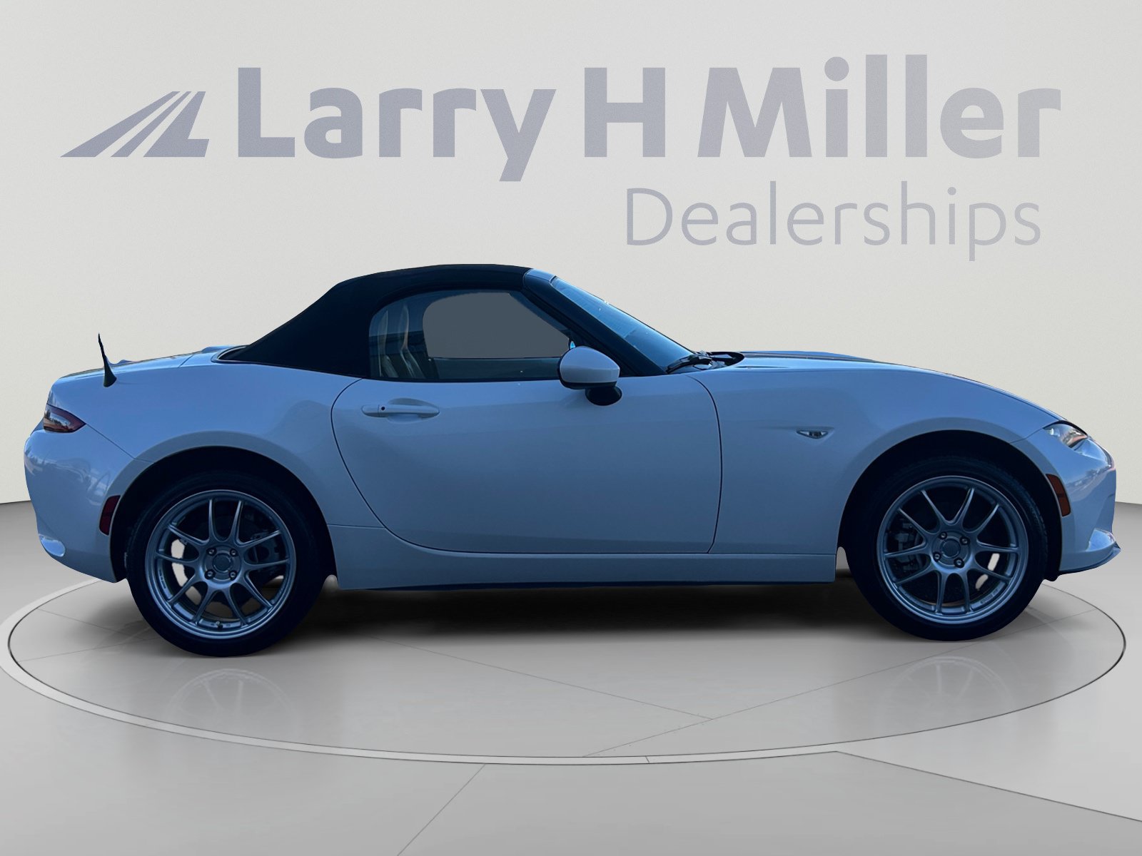 Used 2024 MAZDA MX-5 Miata Grand Touring RWD image 7