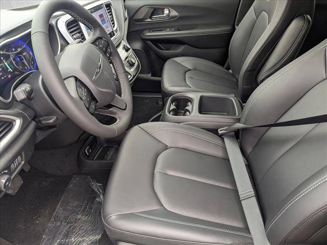 New 2026 Chrysler Pacifica Select w/ S Appearance Package AWD/4WD image 4