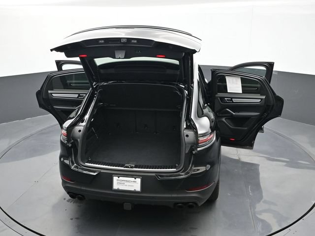 Certified 2022 Porsche Cayenne Platinum Edition AWD/4WD image 28