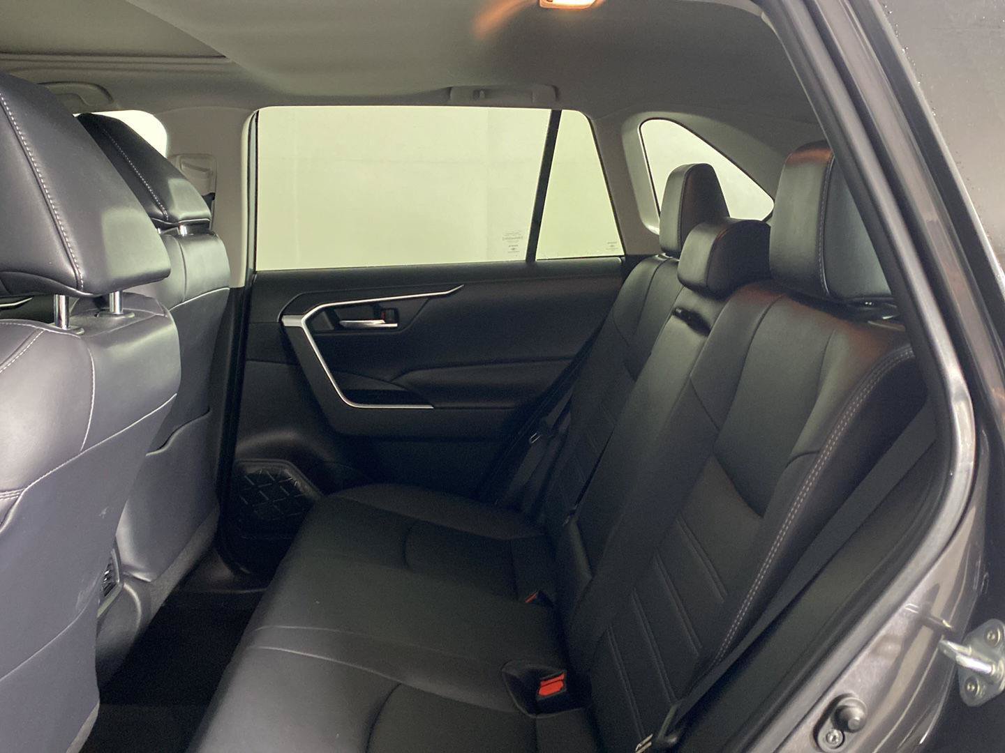 Used 2021 Toyota RAV4 XLE Premium AWD/4WD image 29