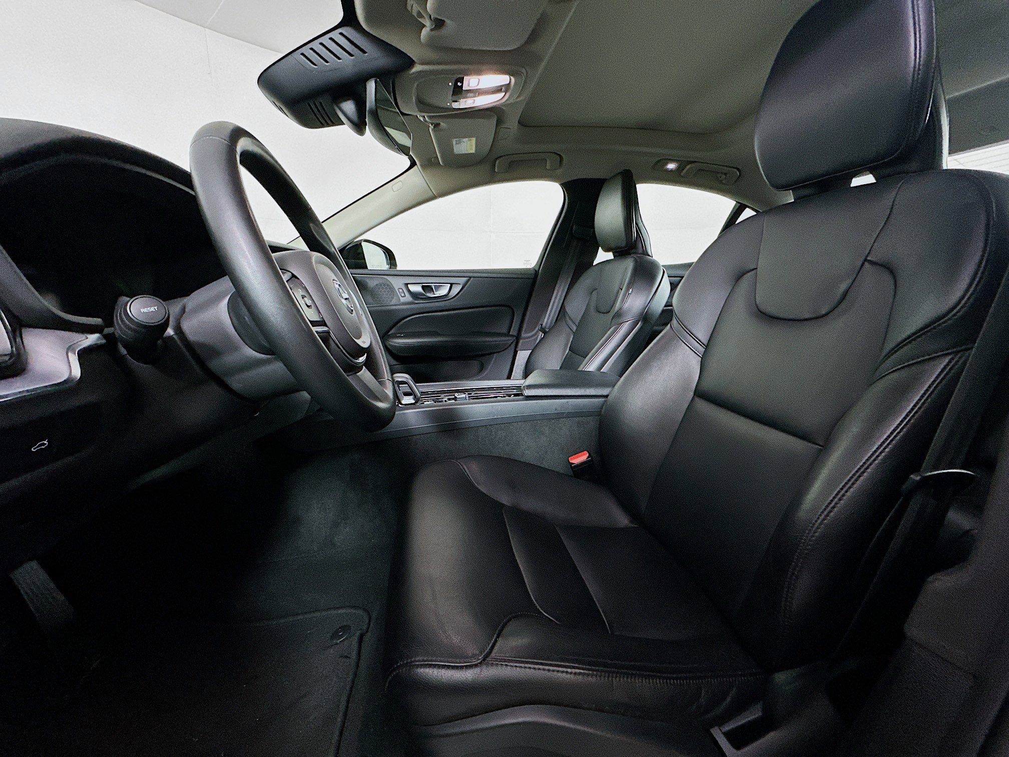 Used 2024 Volvo S60 B5 Core image 13