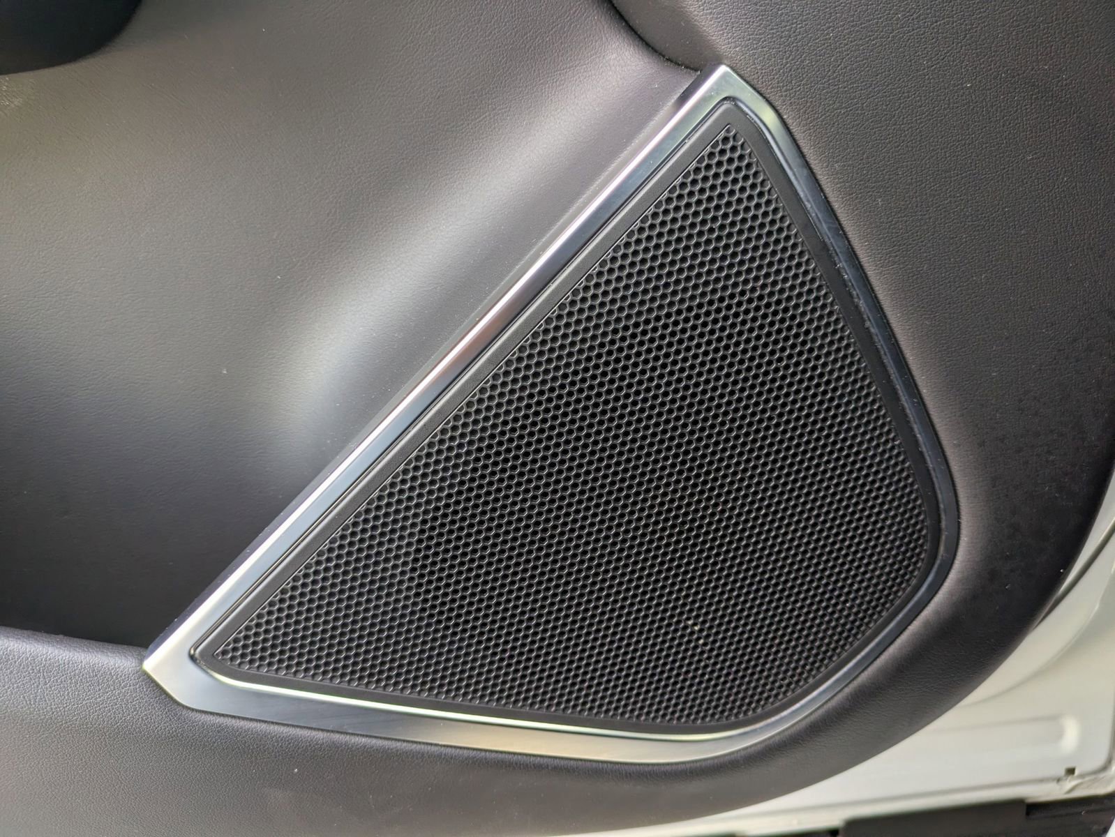 Used 2024 Jaguar F-PACE R-Dynamic S image 21