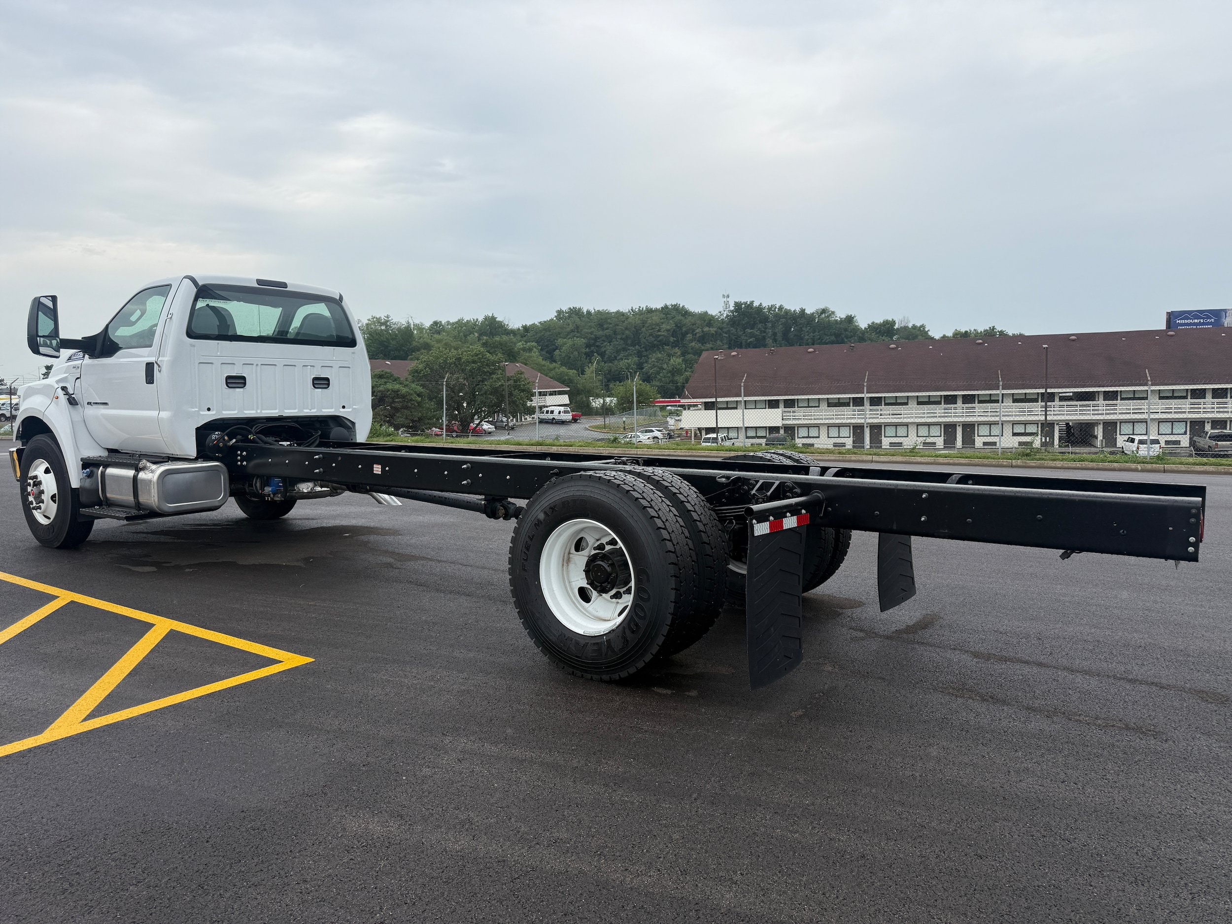 New 2027 Ford F750 2WD Regular Cab Super Duty image 6