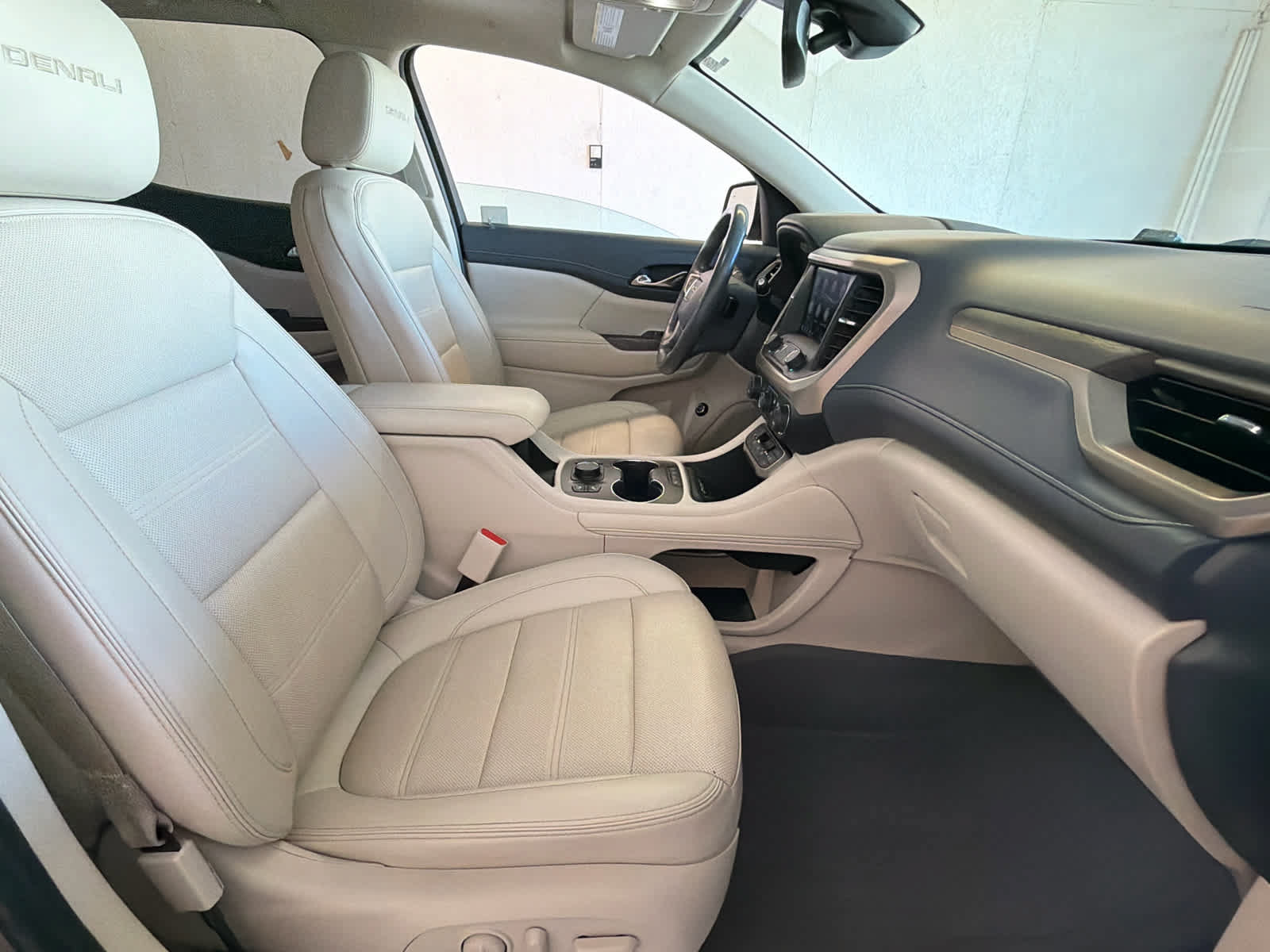 Used 2022 GMC Acadia Denali w/ LPO, Floor Liner Package FWD image 30