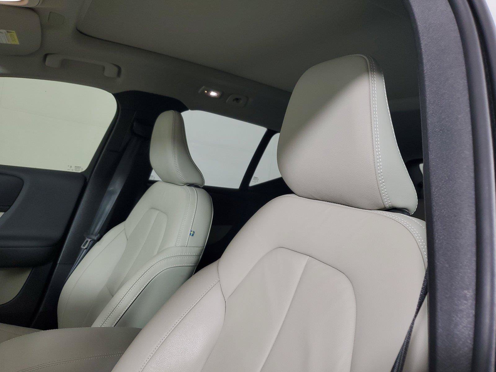 Used 2024 Volvo XC40 B5 Plus w/ Protection Package Premier AWD/4WD image 23