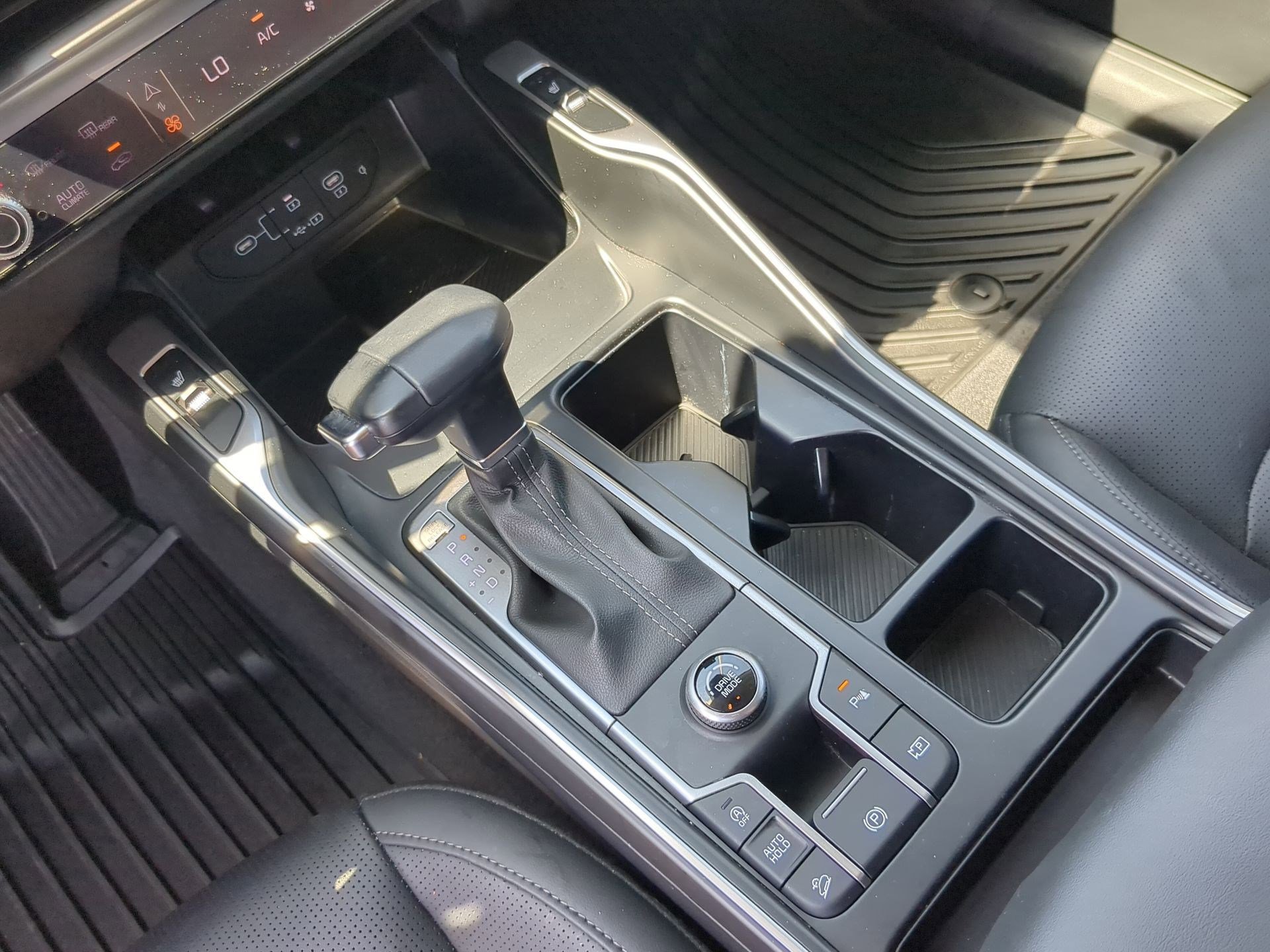 Certified 2025 Kia Sorento EX image 18