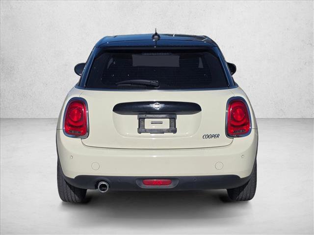 Used 2020 MINI Cooper 4-Door Hardtop image 6