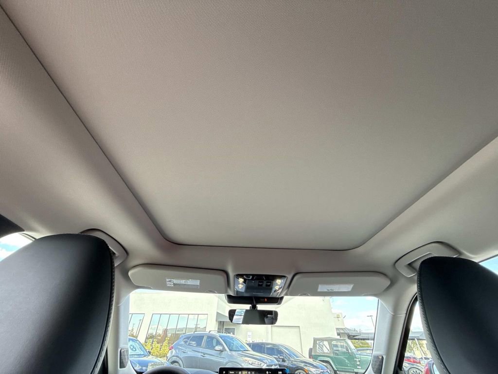 New 2026 Mitsubishi Outlander SE image 18