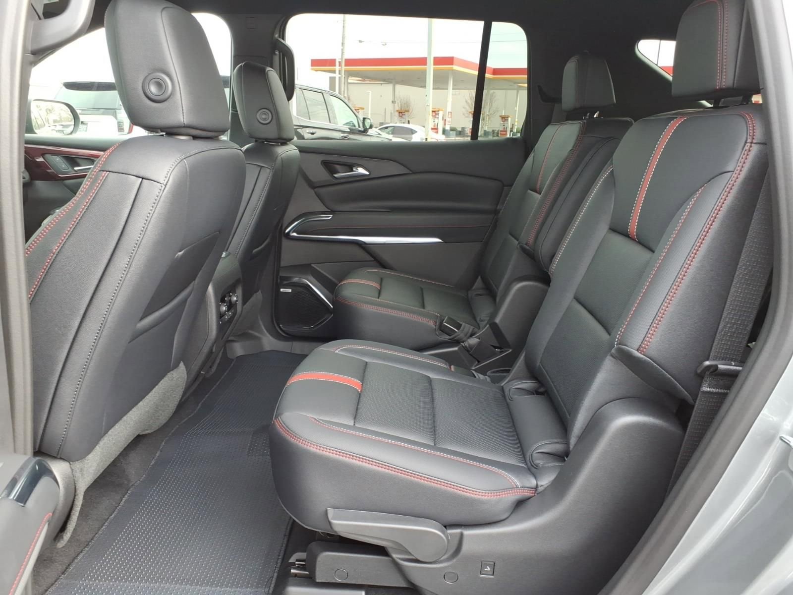 New 2026 Chevrolet Traverse RS image 14