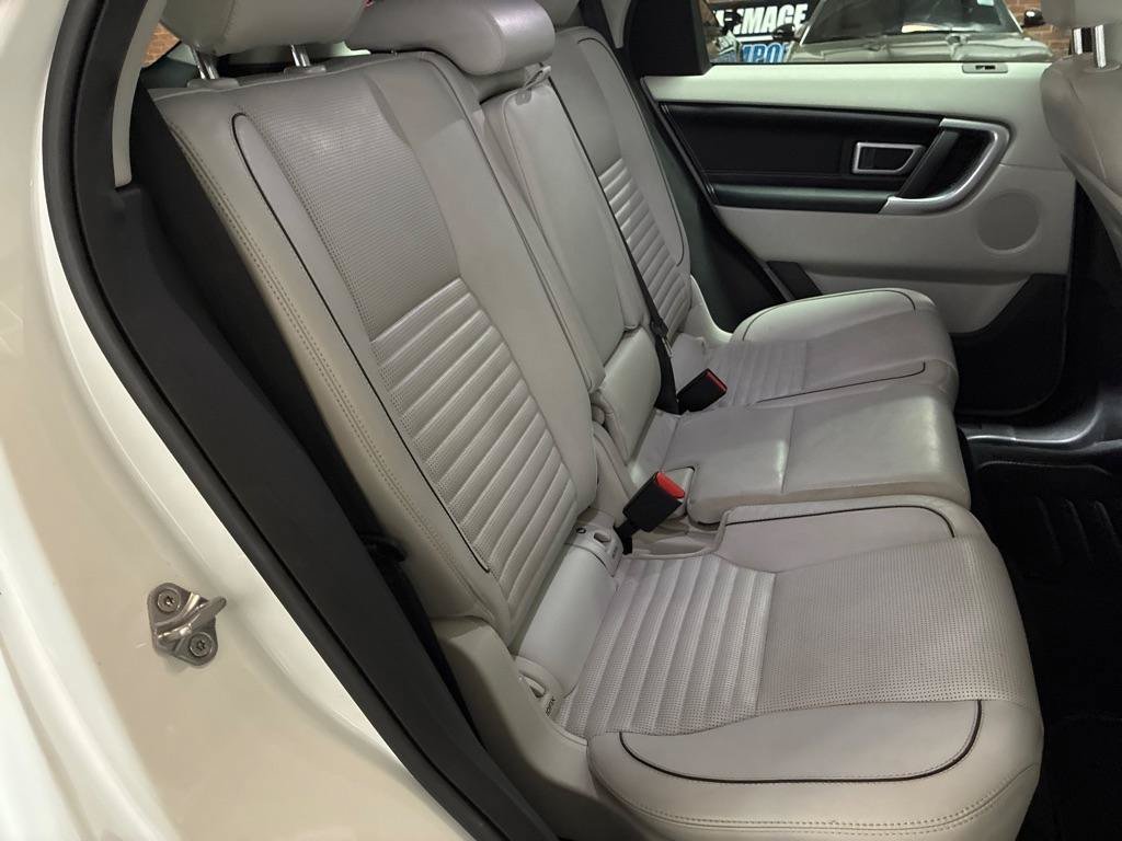 Used 2017 Land Rover Discovery Sport HSE AWD/4WD image 21
