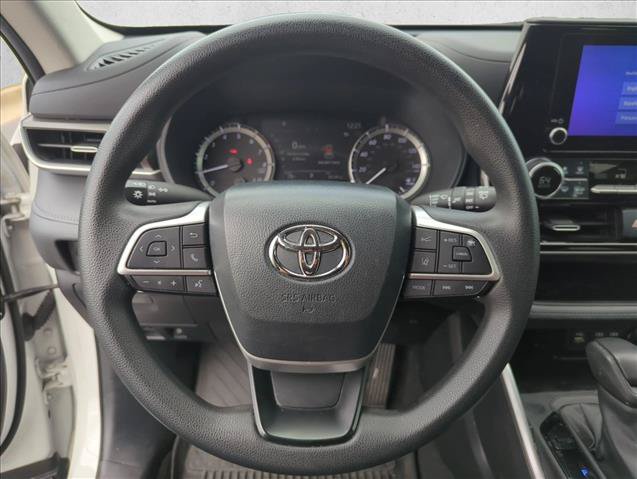 Used 2023 Toyota Highlander L AWD/4WD image 15
