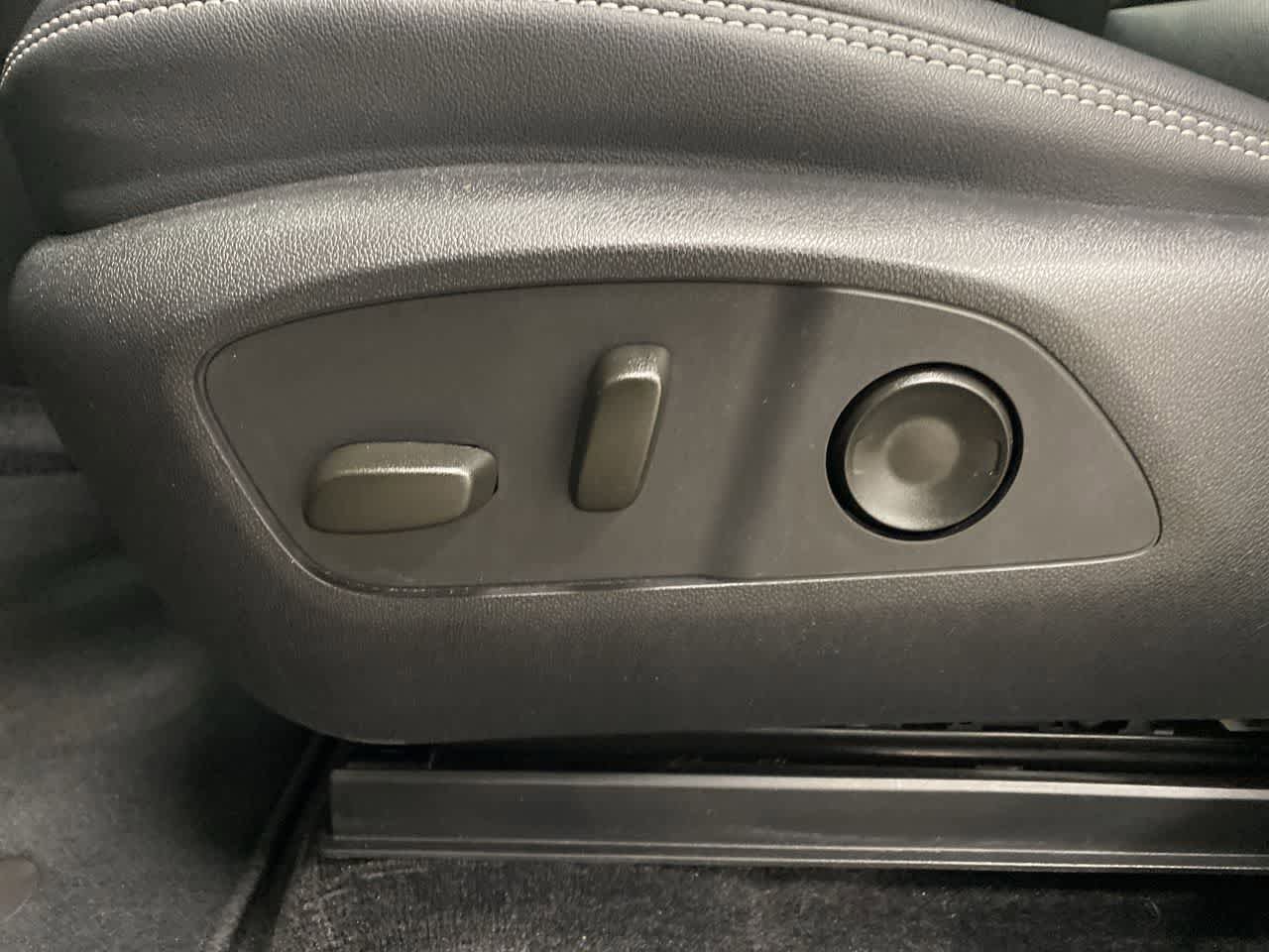 Used 2024 Chevrolet Blazer EV LT image 14