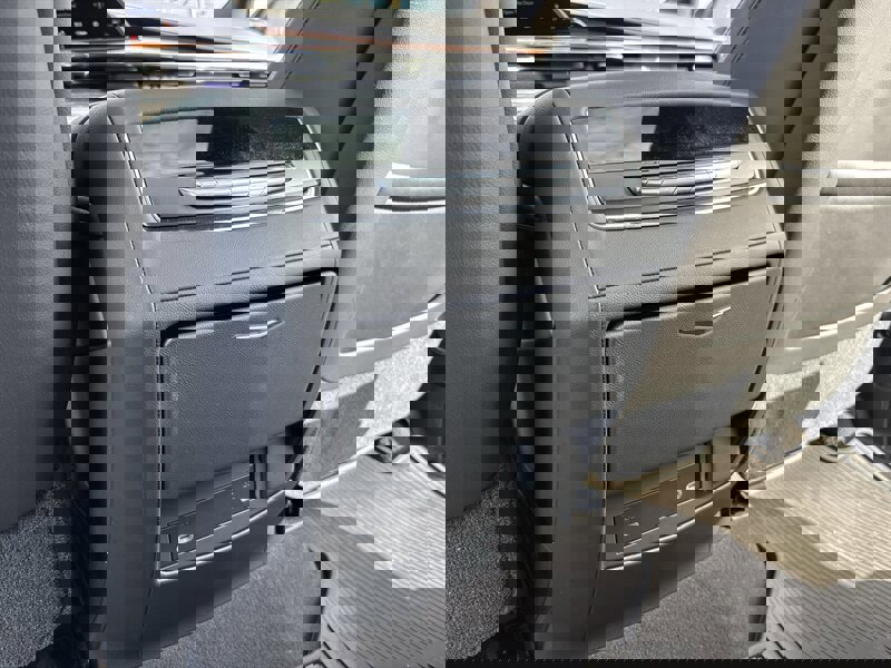 Used 2021 Cadillac Escalade Premium Luxury w/ LPO, Illumination Package image 29