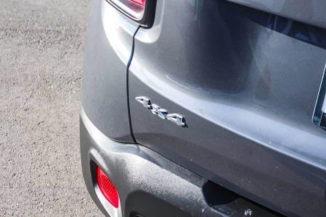 Used 2022 Jeep Renegade Latitude AWD/4WD image 9