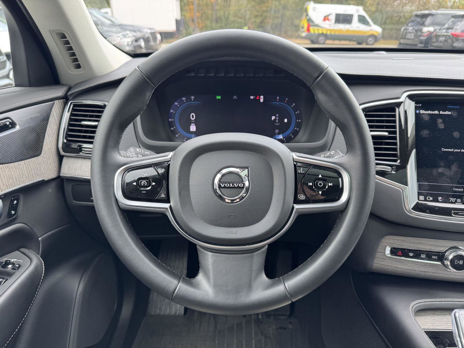 Used 2024 Volvo XC90 B6 Ultimate w/ Protection Package image 10