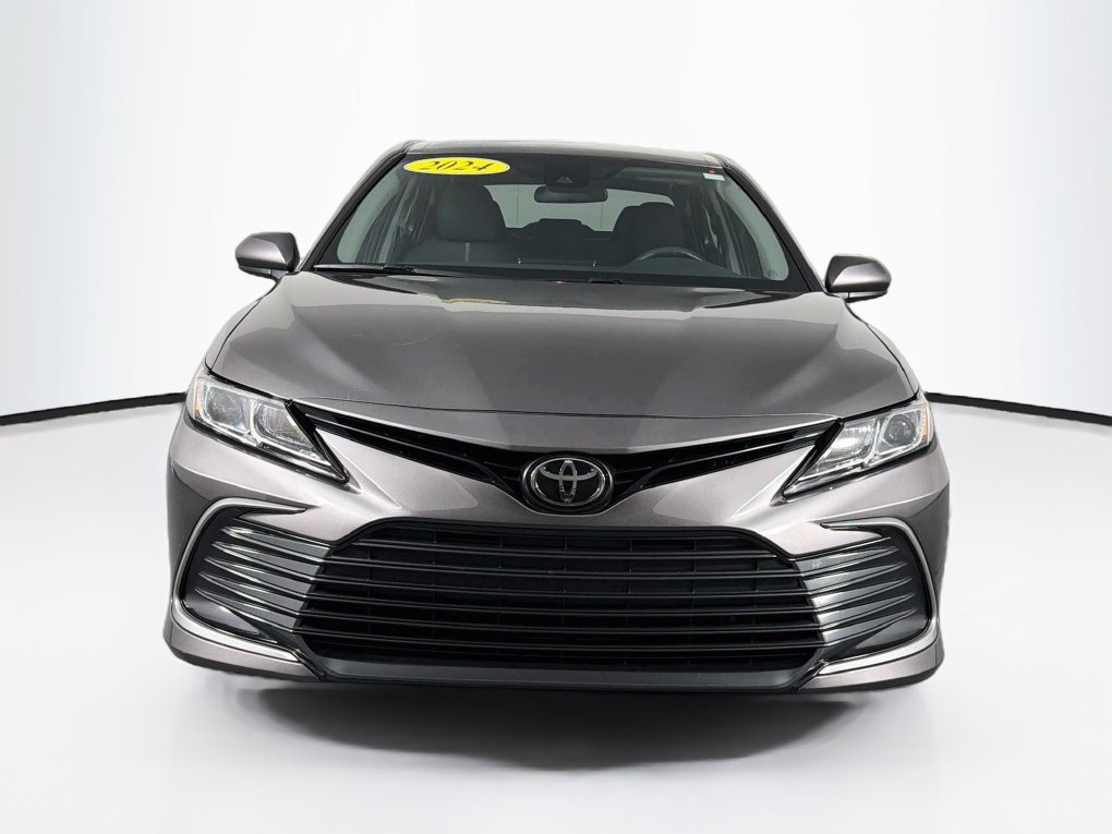 Used 2024 Toyota Camry LE FWD image 2
