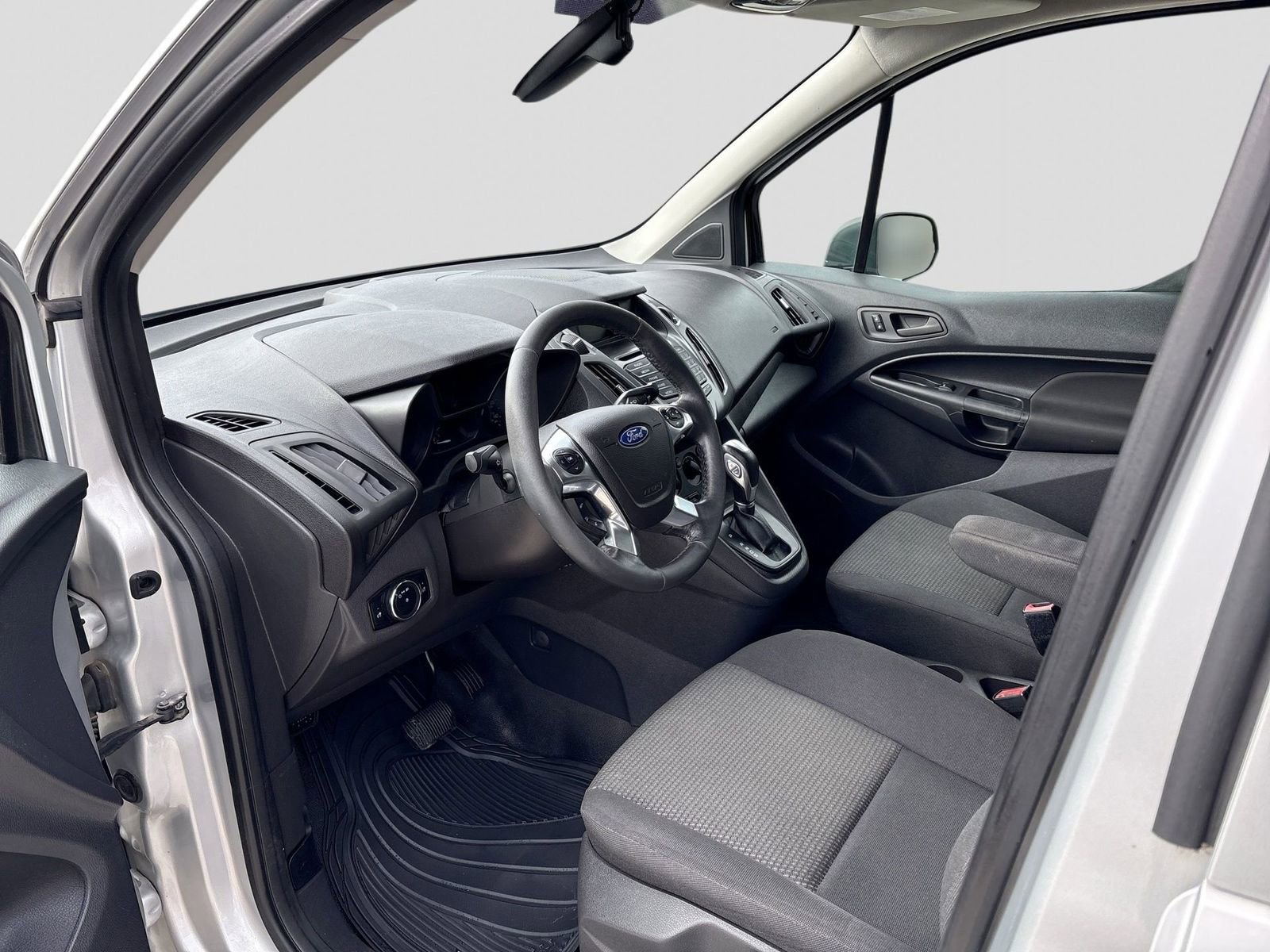 Used 2016 Ford Transit Connect XL image 2