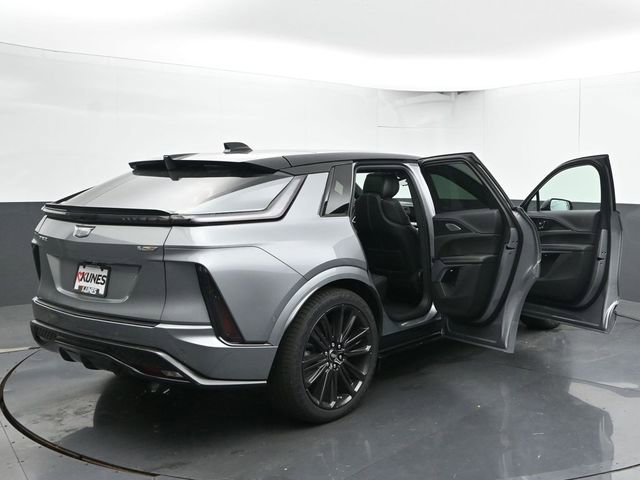 New 2026 Cadillac Lyriq V image 48
