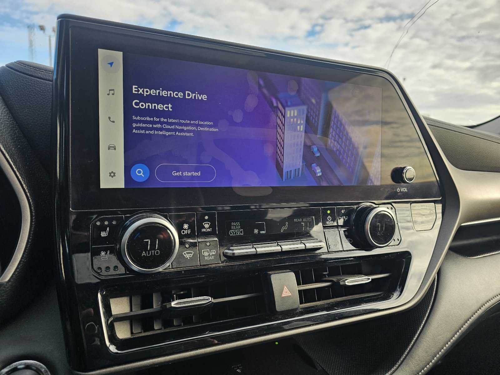 Used 2023 Toyota Highlander Limited image 17