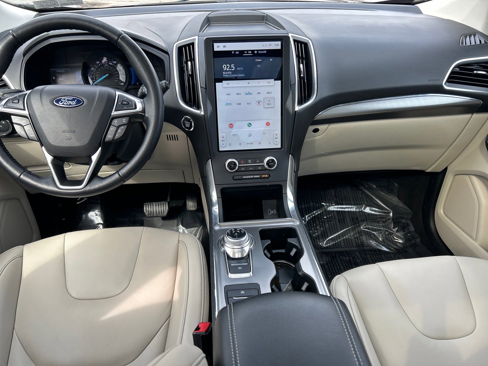 Certified 2022 Ford Edge Titanium AWD/4WD image 6