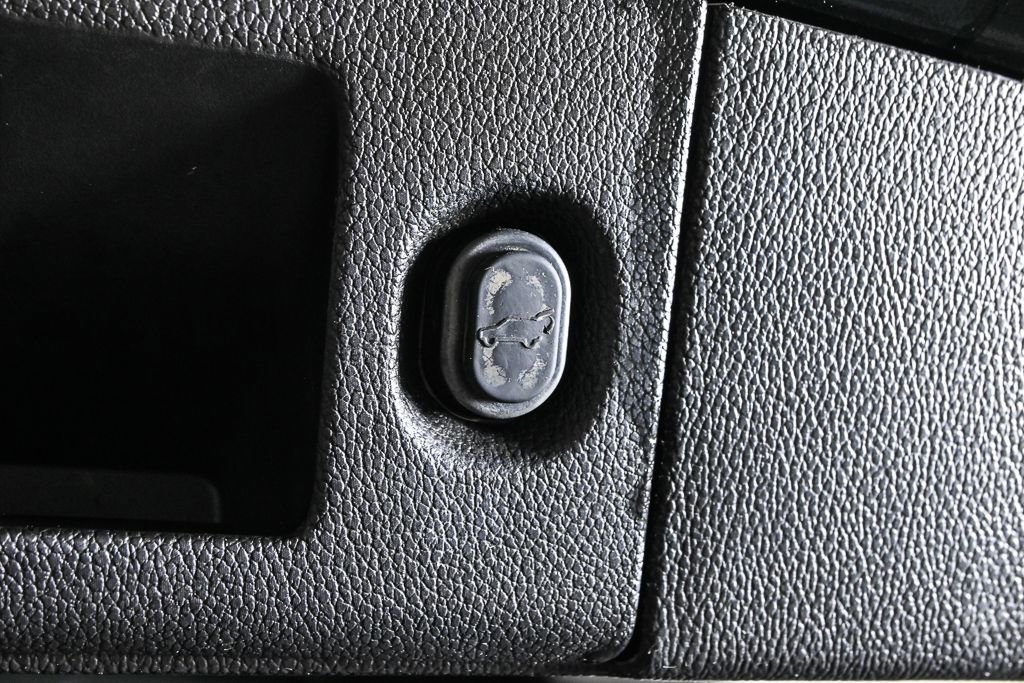 Used 2018 GMC Yukon Denali w/ Denali Ultimate Package image 37