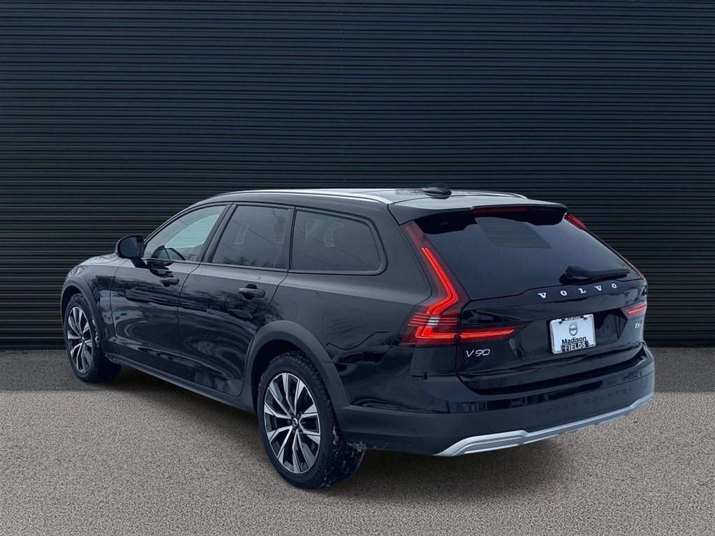 Certified 2024 Volvo V90 B6 Cross Country Plus image 7