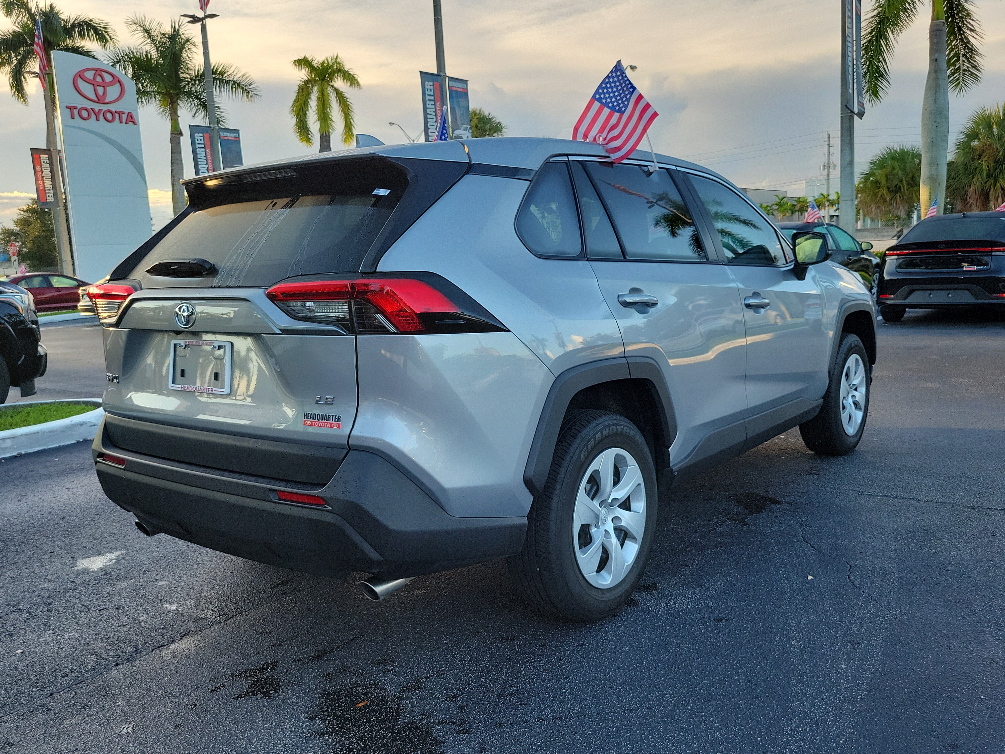 Used 2025 Toyota RAV4 LE FWD image 12