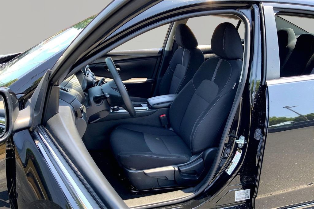Used 2024 Nissan Sentra SV FWD image 15