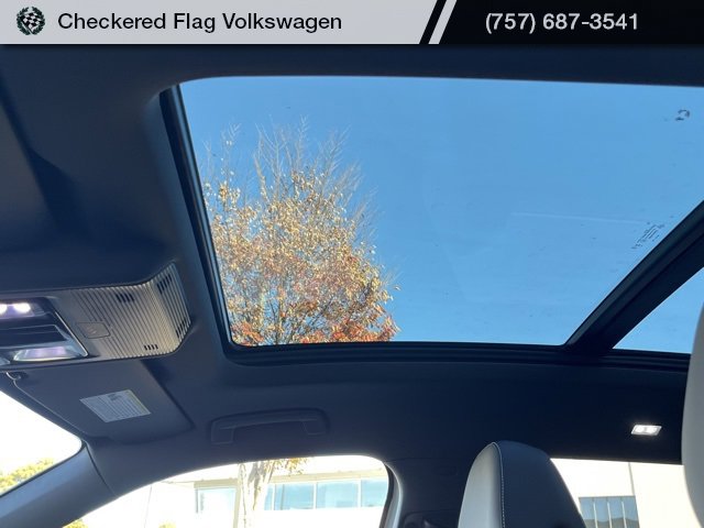 New 2026 Volkswagen Tiguan SE R-Line image 18