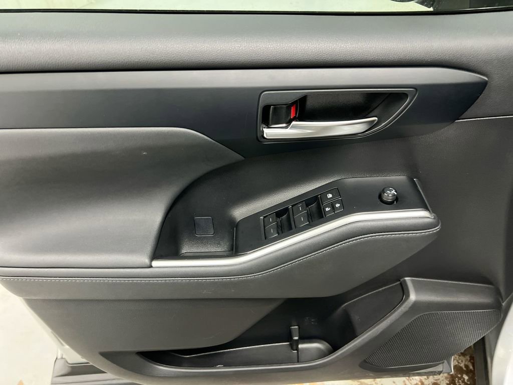 Used 2023 Toyota Highlander XSE AWD/4WD image 22