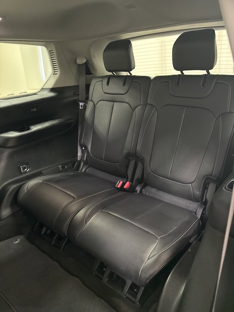 Used 2022 Jeep Grand Cherokee L Limited image 28