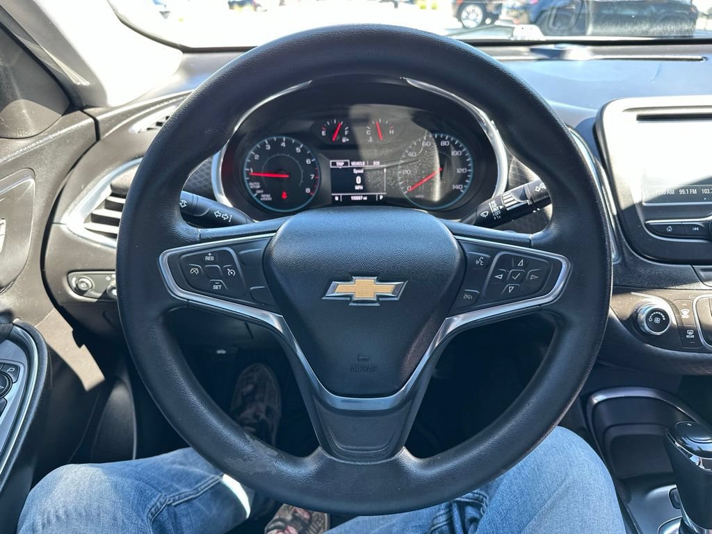 Used 2017 Chevrolet Malibu LT FWD image 23