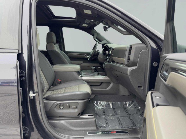 Used 2024 Chevrolet Silverado 1500 ZR2 w/ Technology Package image 49