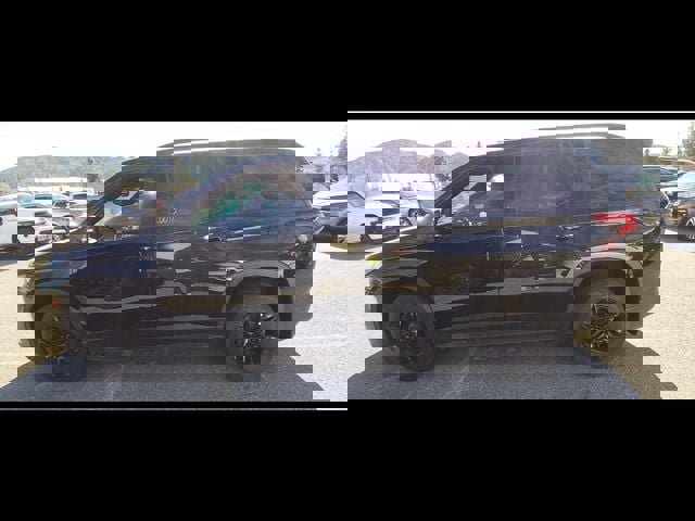 Used 2023 Chevrolet Traverse LT image 5